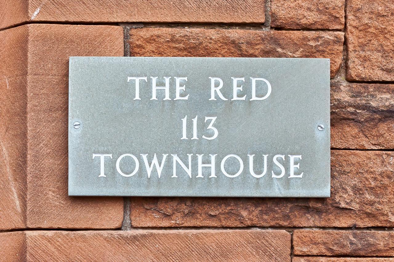 לינה וארוחת בוקר פנרית' The Red Townhouse מראה חיצוני תמונה